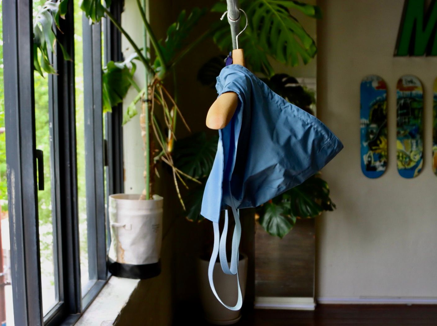 イズネス23SSフーディ HOODIE(1005SSAC01)BLUE GRAY