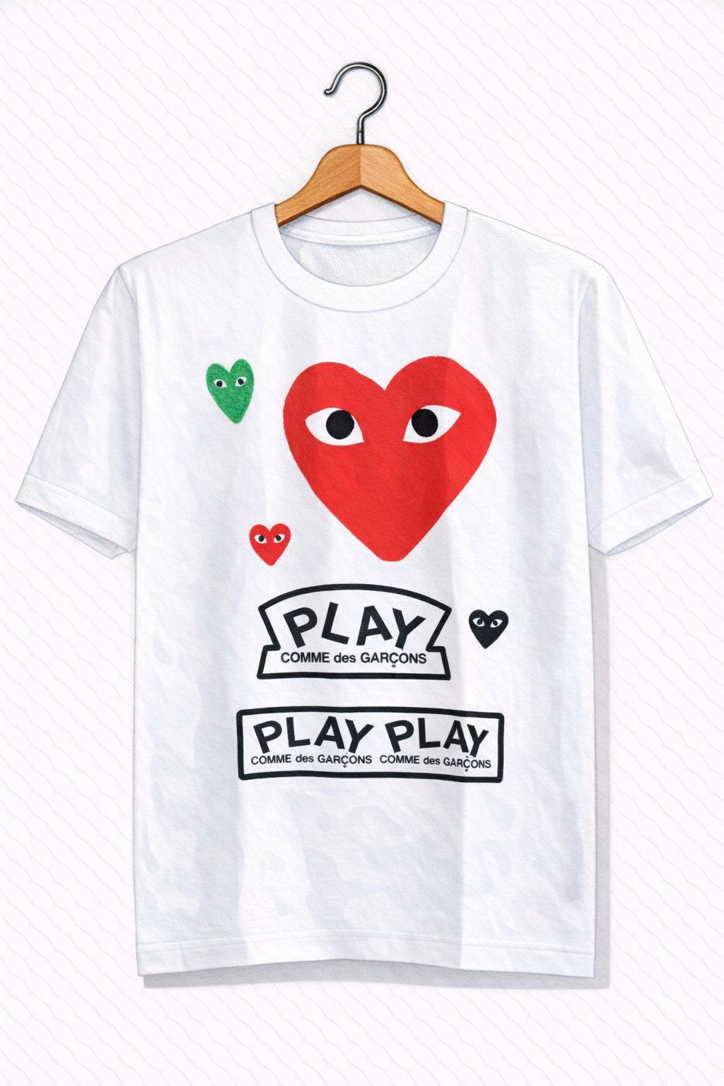 PLAYプレイコムデギャルソン レッド ブラック グリーン エンブレムTシャツ (RED)☆新作発売！