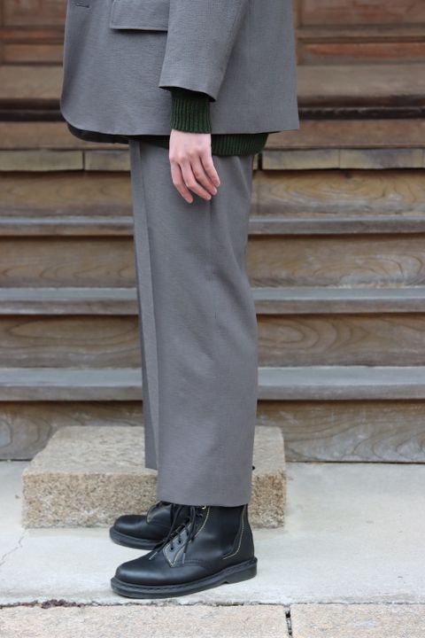 UNIVERSAL PRODUCTS CREPE UNCONSTRUCTED 2B JACKET style.2022.1.30.