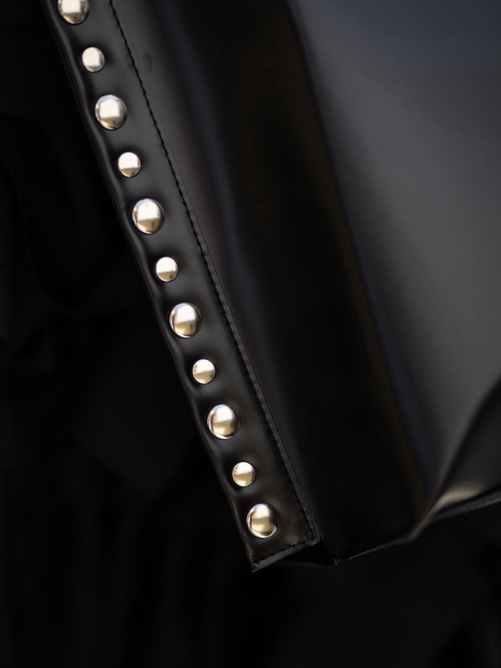 tao 26FW ステアガラス スタッズ付トートバッグ 小(TC-K204-052)BLACK☆8月7日(金)発売！