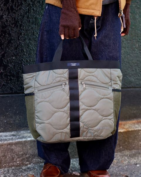 COMME des GARCONS HOMME W-NAME REVERSIBLE BAG x リバーシブルキルティングフーデッドパーカ