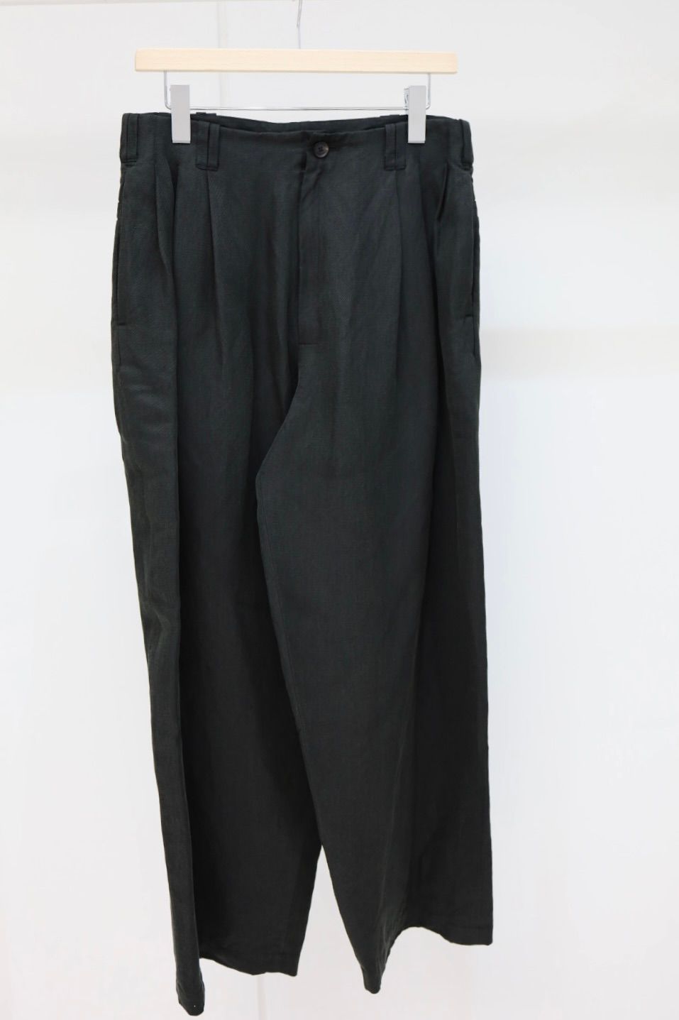 YOKE 26SS Linen Silk Kersey 3pleated Tapered Trousers(YK26SS01209P)BLACK