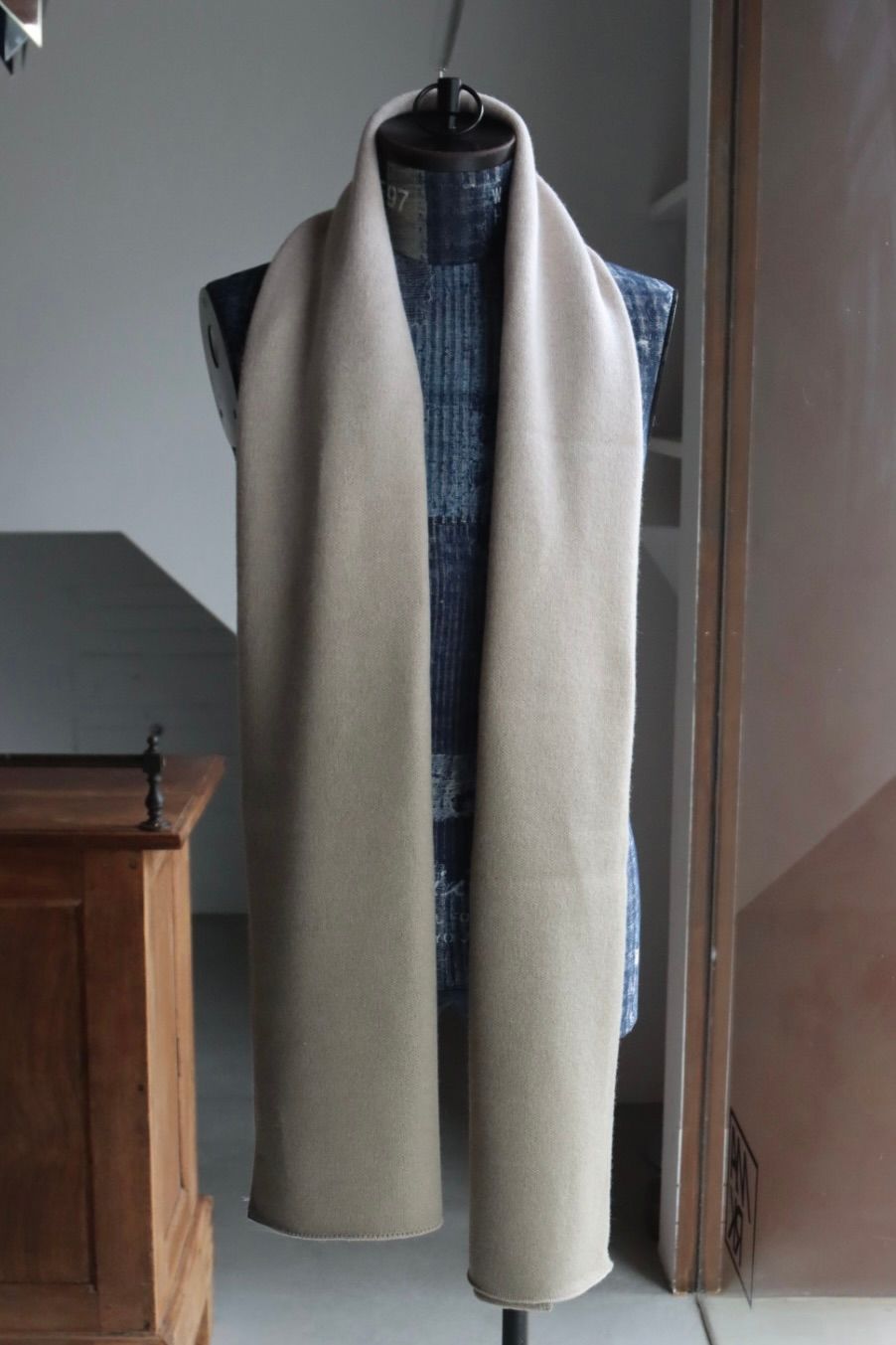 グラフペーパー 25AW Gradient Dyed Wool Knit Scarf(GU253-90494)GREGE☆9月27日(土)発売！