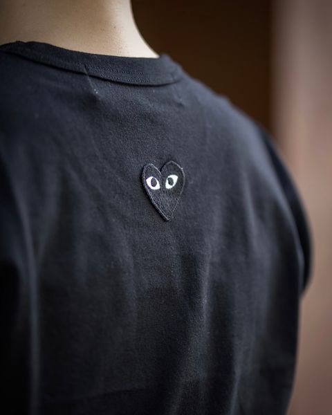 PLAY COMME des GARCONS  バックワンポイントTシャツ style.2024.09.08