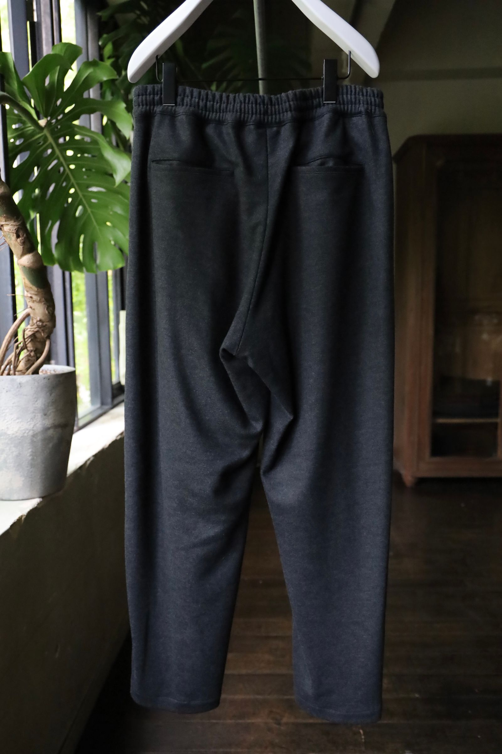 グラフペーパー 24AW Wool Smooth Flannel Easy Wide Pants (GM244-40011)GRAY