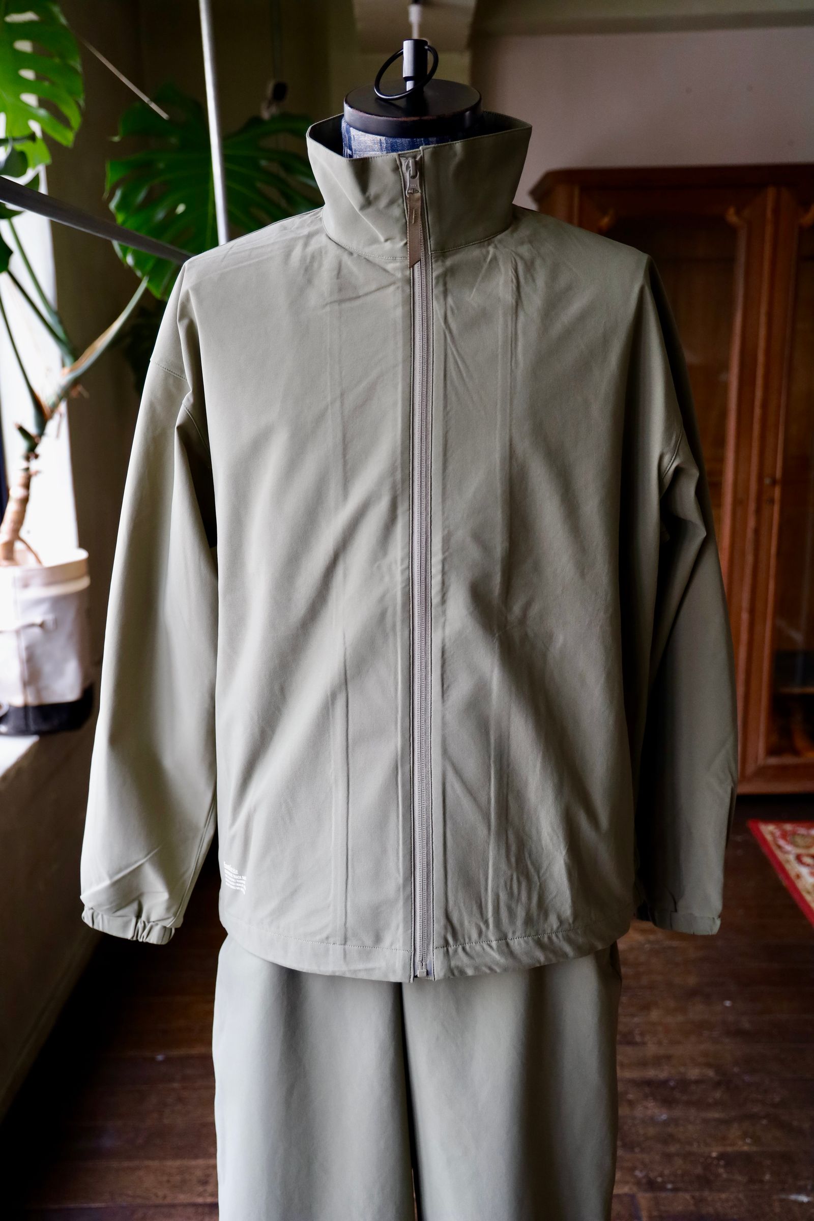 FreshService - フレッシュサービス CORPORATE TRACK SUIT