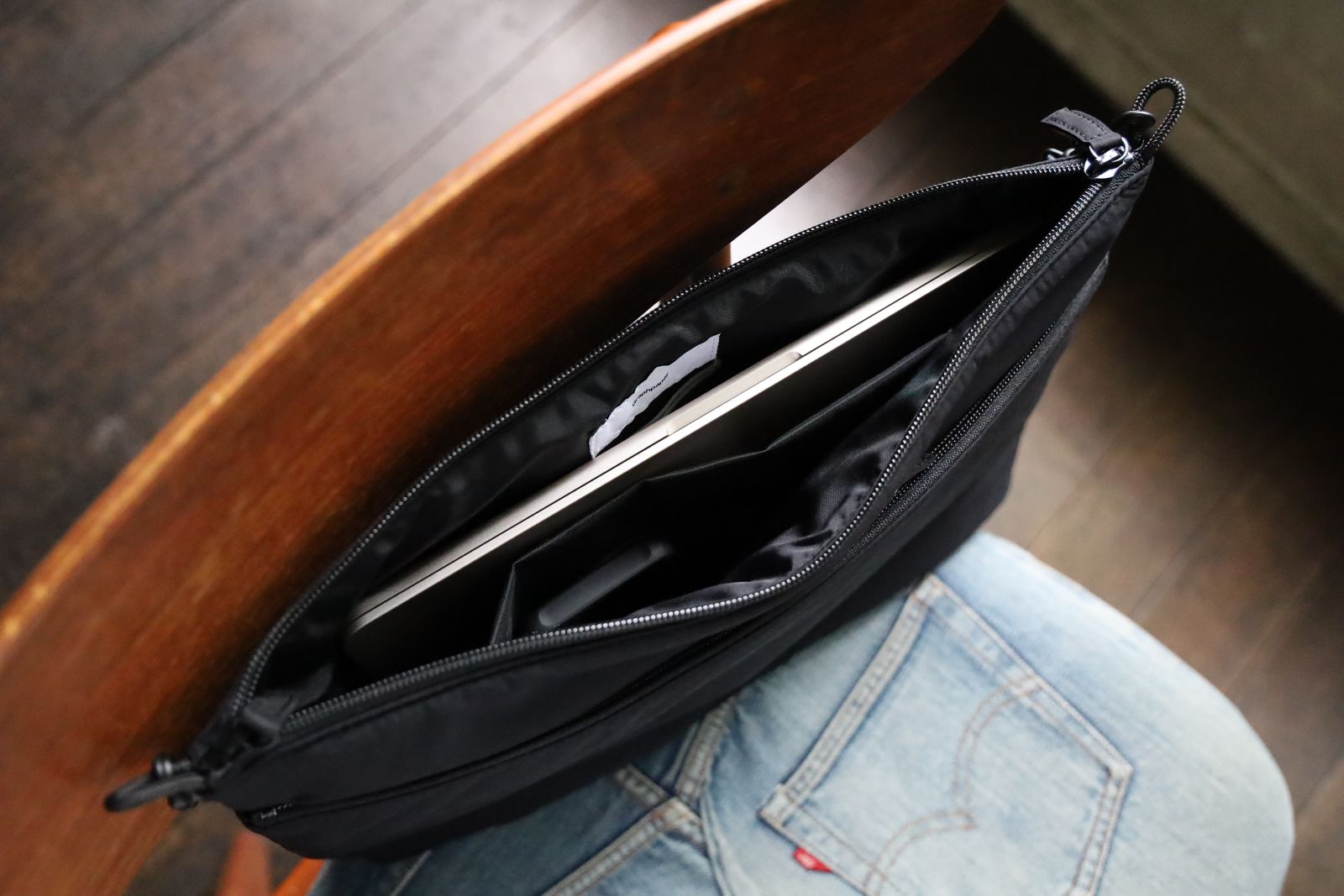 グラフペーパーPERTEX SHIELD Padded Sacoche_L(GU243-90308)BLACK