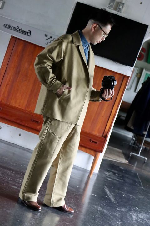 blurhms22FW Work Cardigan Jacket & Utility Back side Trousersスタイル.2022.8.14.