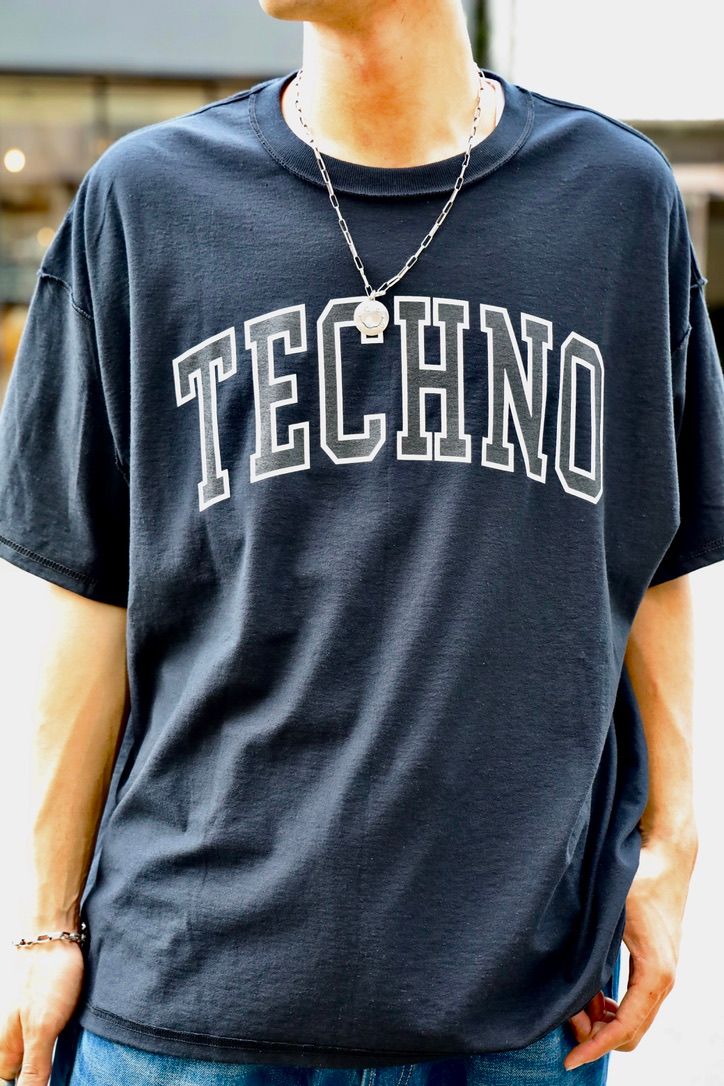 IS-NESS MUSIC TECHNO T-SHIRT MARK スタイル!