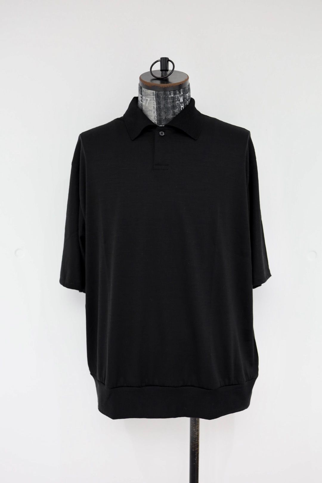 マーカ 26SS ワンボタンポロTシャツ ONE BUTTON POLO TEE S/S(M26A12CS01B)BLACK☆新作発売！