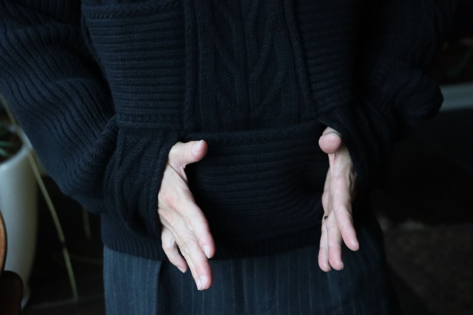 YOKE CROSSING CABLE CREW NECK KNIT"BLACK"style