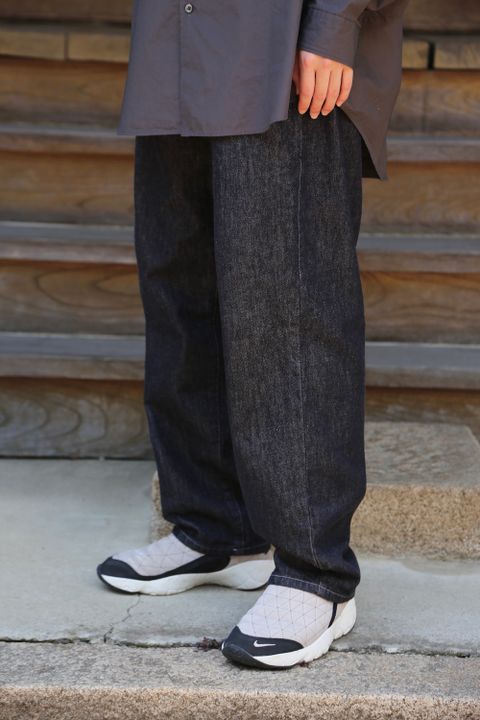 Graphpaper Broad L/S Oversized Regular Collar Shirt(GM212-50110B) style. 2021.05.23.