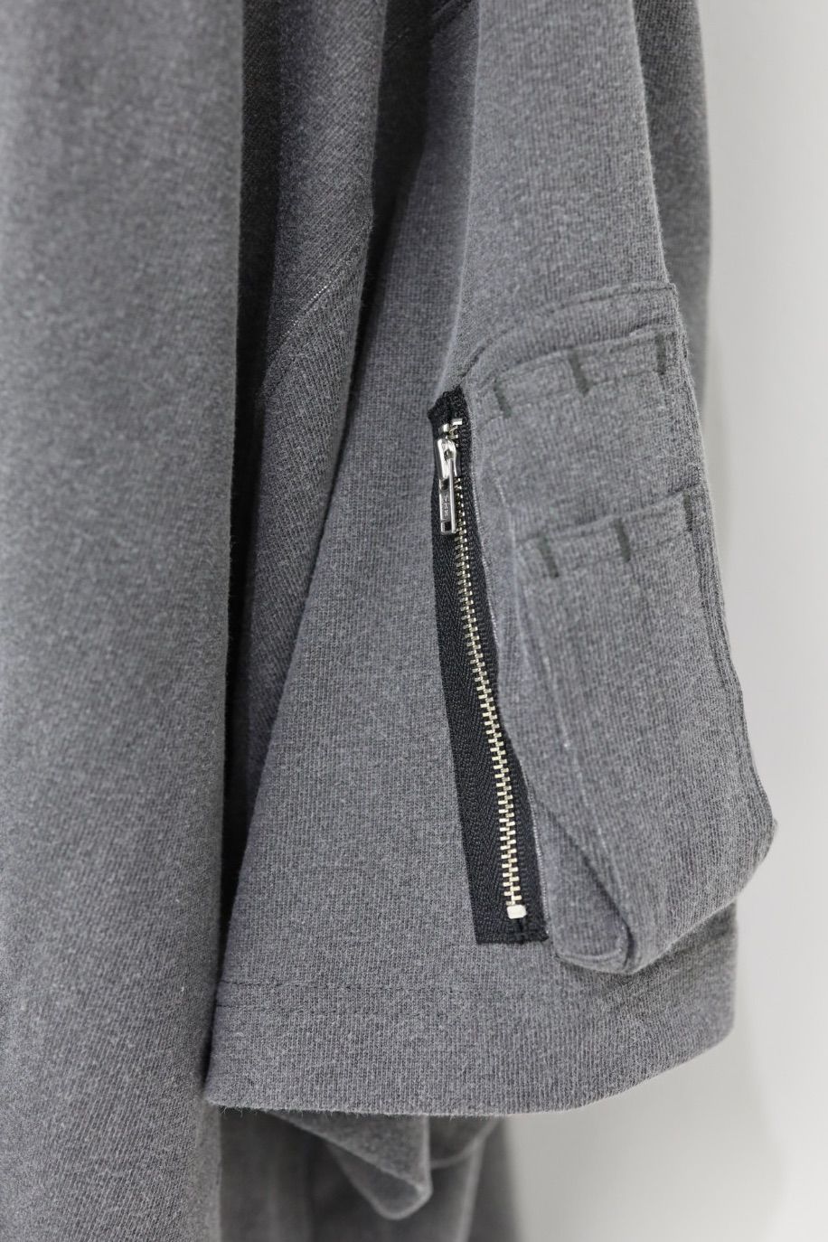 イズネス 26SS Arm Pocket Balloon T-Shirt (26SS_40_1008SST01)BLACK☆新作発売！