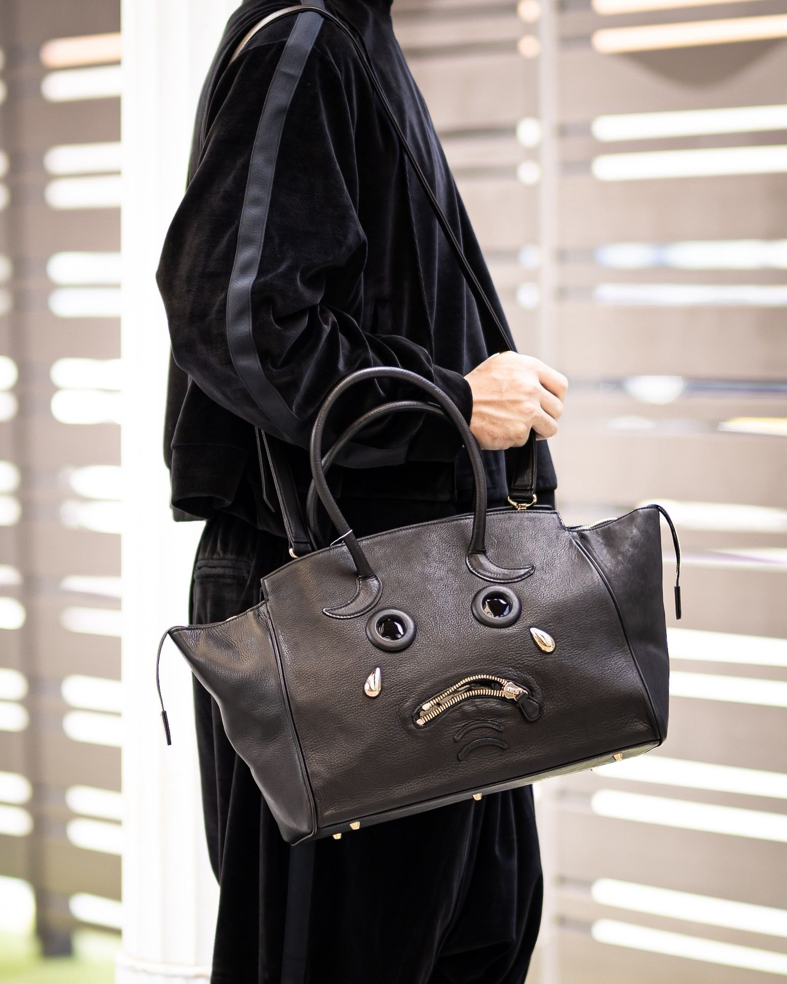 doublet - doublet ダブレット26AW PLEADING EMOJI LEATHER BAG