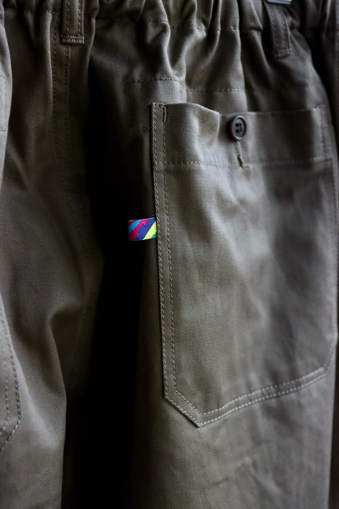 イズネス 24SSバルーンベイカーパンツBALLOON BALER PANTS (1006SSBALOONPT01)BEIGE