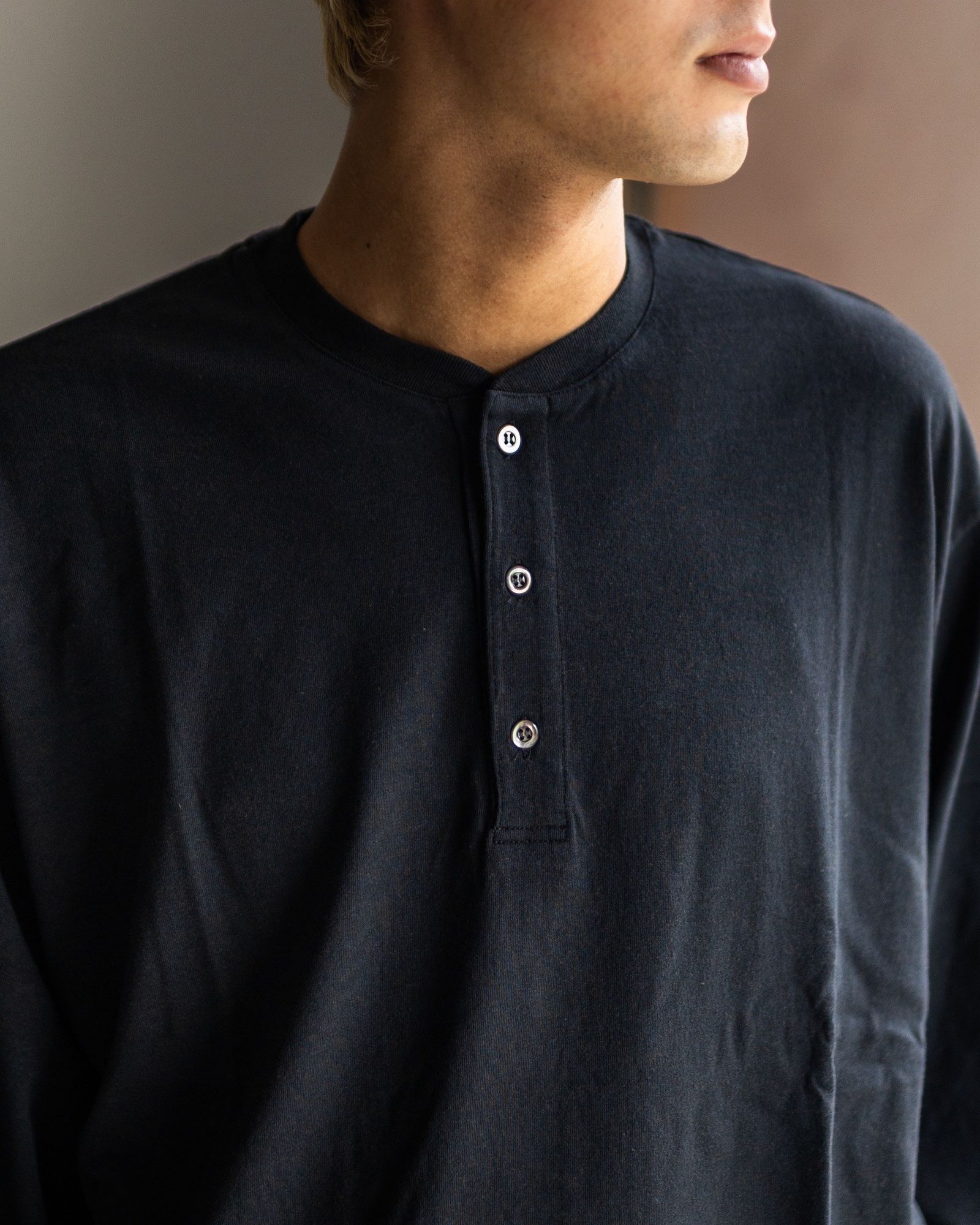 トップス A.PRESSE Cashmere Blend L/S Henley Neck A.PRESSE Cashmere Blend L/S Henley Neck Shirt (BLACK) 新作