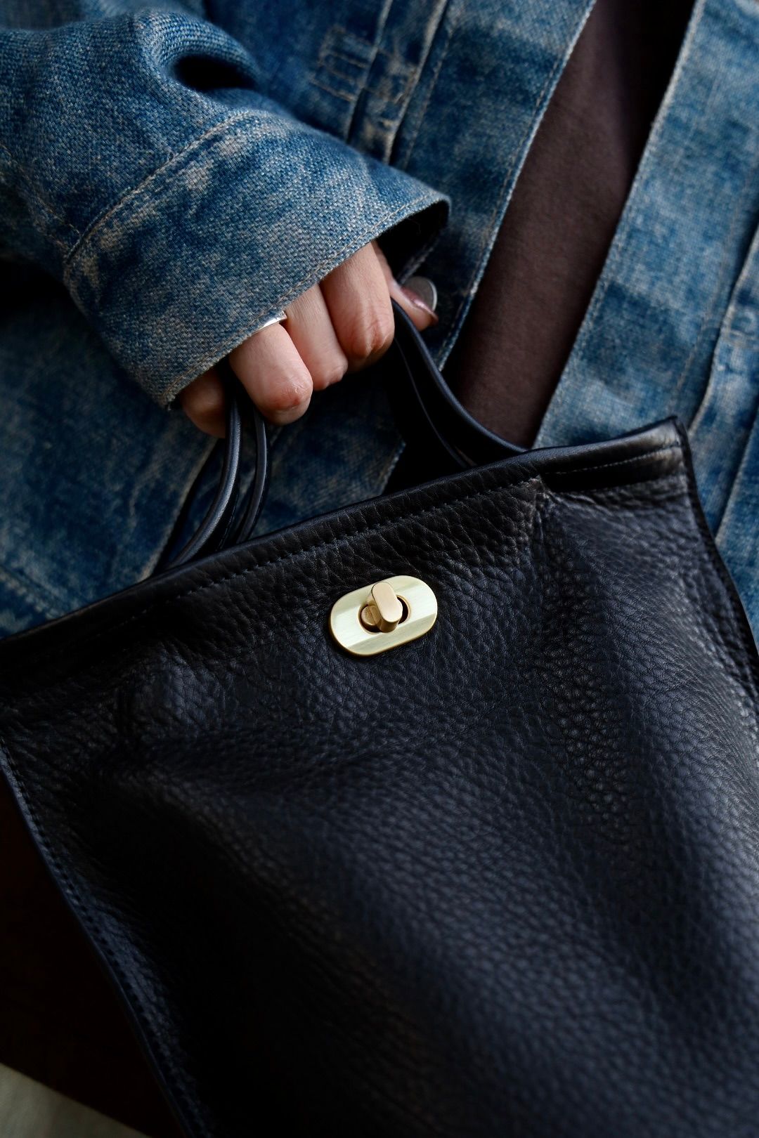 エンダースキーマ バッグ twist hand bag small(zw-b-tbs)black