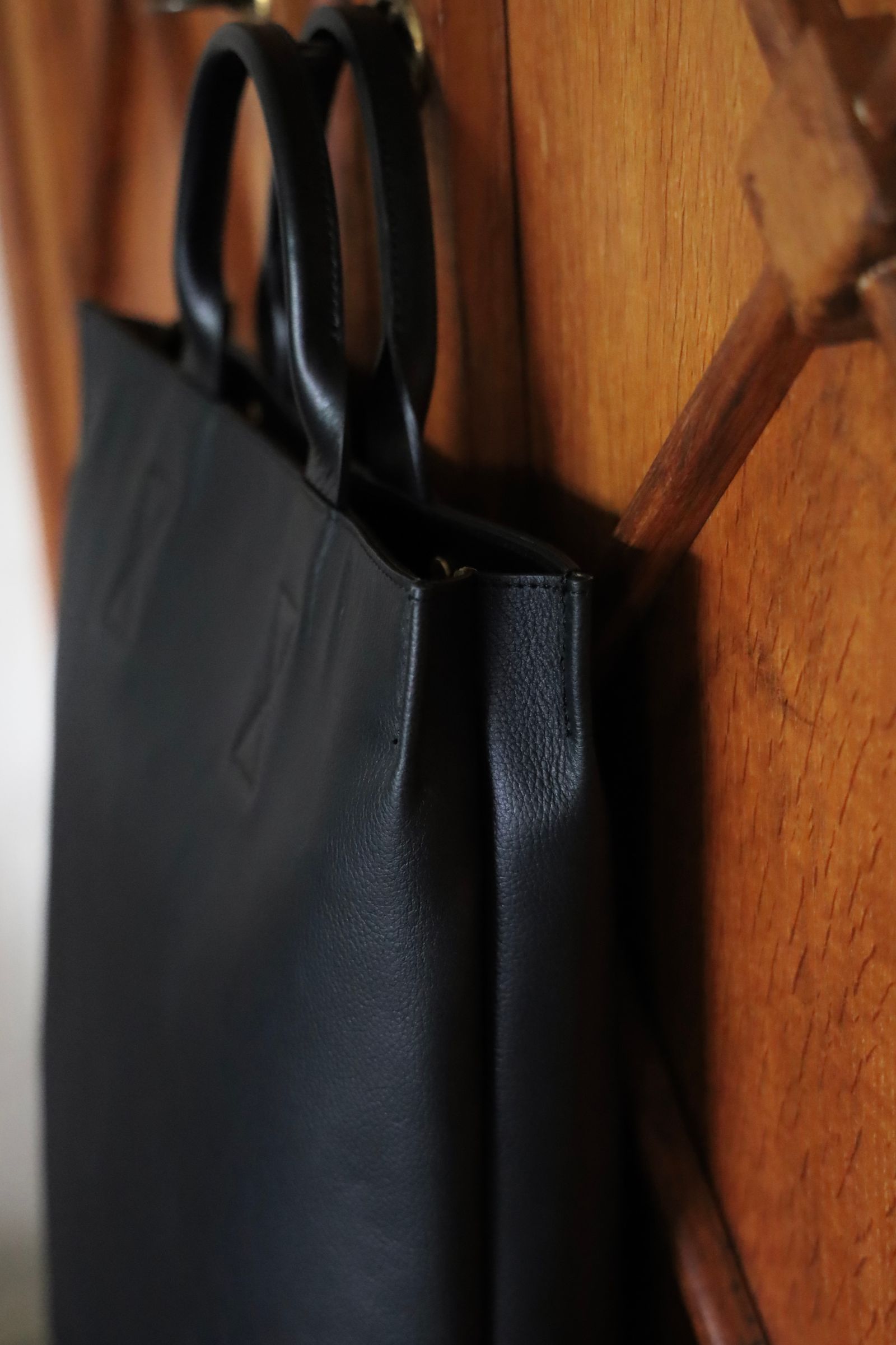 エンダースキーマ　ハンドバッグ Hender Scheme エンダースキーマ ツイストバックルトートバッグ
