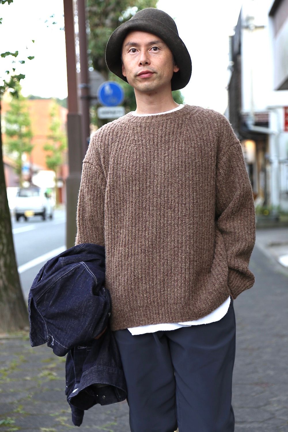 YOKE 3G BACK ZIP RIB CREW NECK"BEIGE"style.9.23.