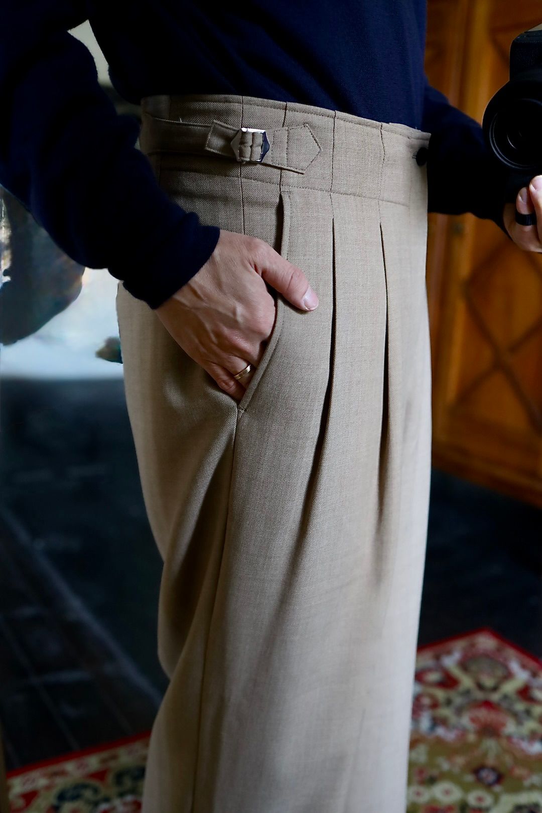 marka マーカ 26SS TWO TUCK MILITARY TROUSERS -RECYCLED POLYESTER NON-MULESED WOOL GABARDINE-(M26A06PT01C)BEIGE☆新作発売！