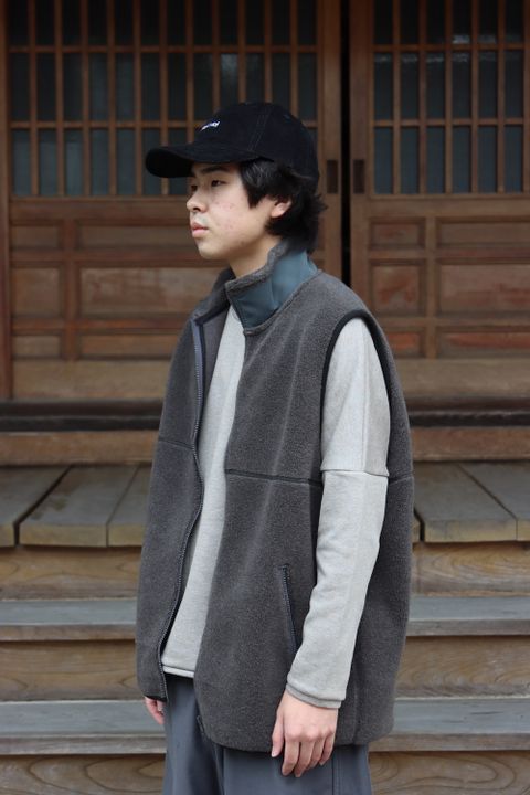 Graphpaper Wool Boa Zip-Up Vest(GU213-70205B) style. 2021.09.12.