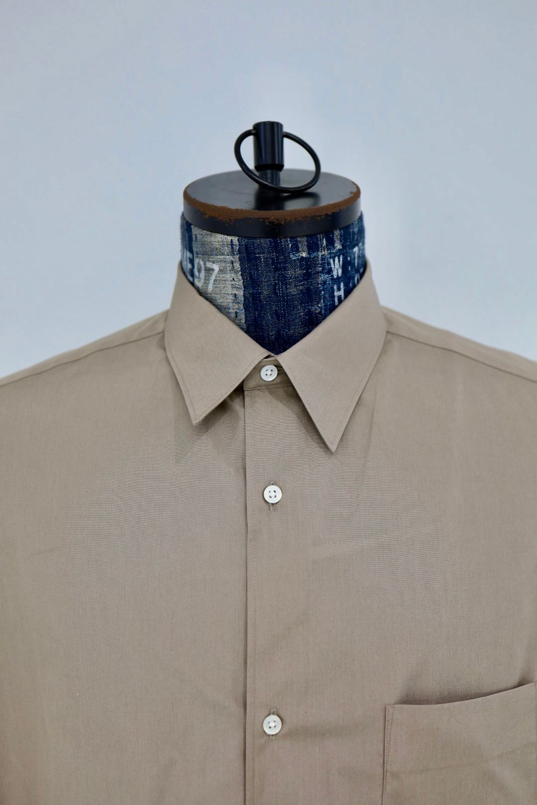 グラフペーパー 26SS ALUMO for GP L/S Oversized Regular Collar Shirt(GM261-50222)TAUPE☆1月31日(土)発売！