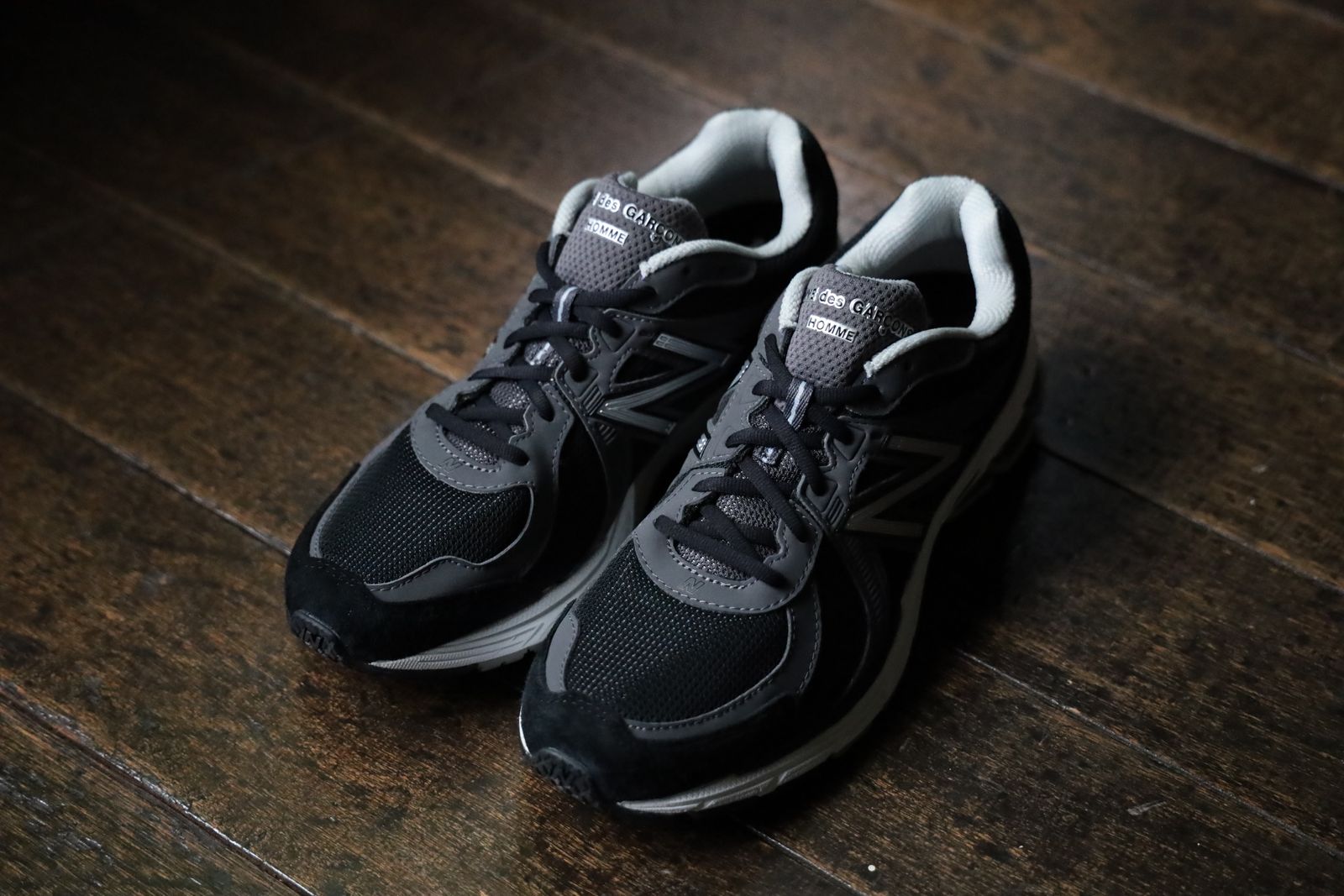 COMME des GARCONS HOMME - コムデギャルソンオム COMME des GARCONS HOMME×New Balance  MR860(HN-K102-001)GRAY | mark