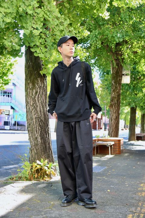 Yohji Yamamoto×NEWERA 裏毛オーバーサイズドプルオーバーフーディースタイル