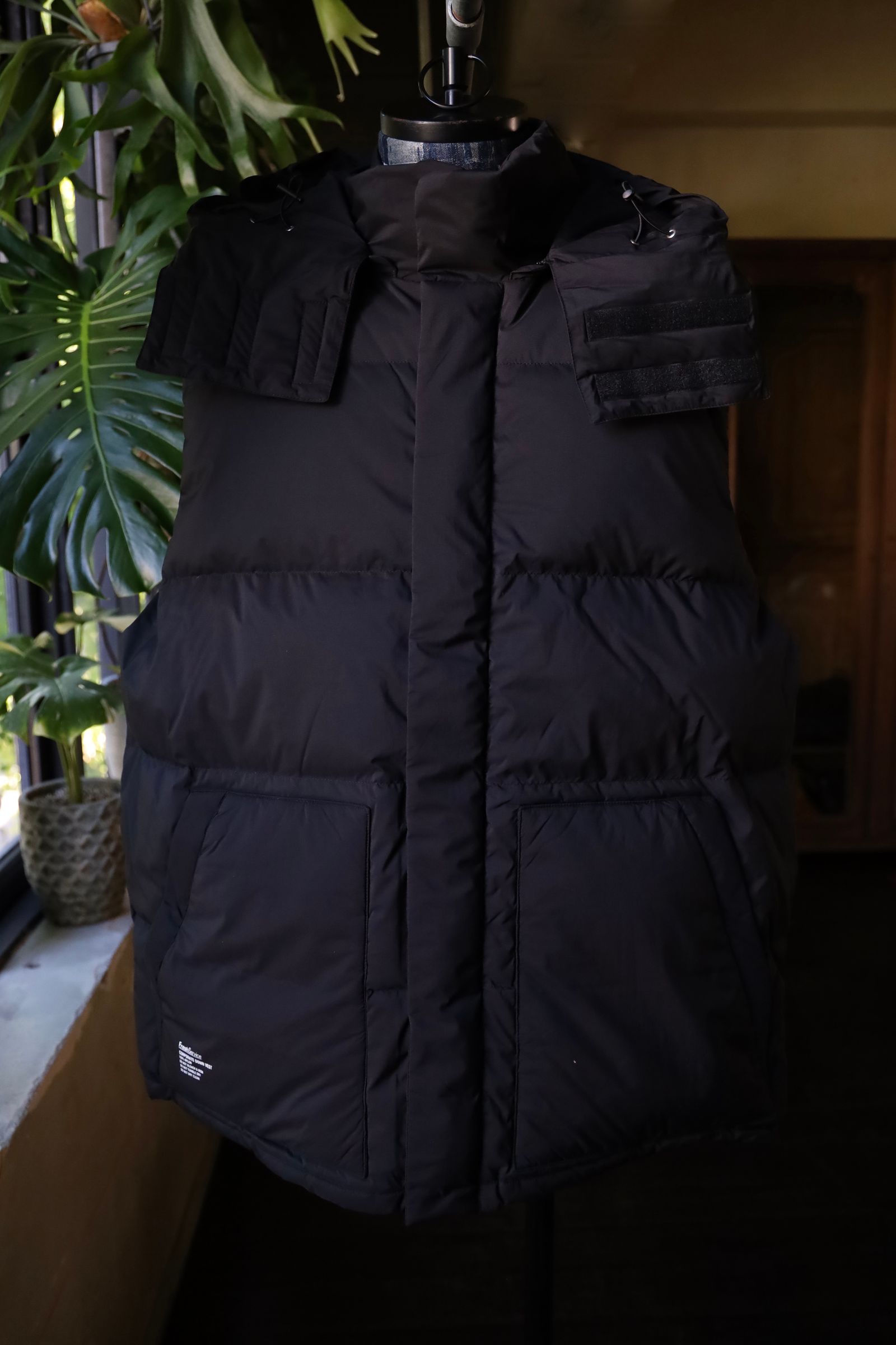 フレッシュサービス CORPORATE DOWN VEST(FSC243-10112B)BLACK