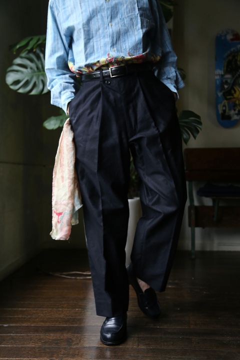 blurhms Broken Cloth Curve Front Slacks"DARK NAVY"style.8.13.