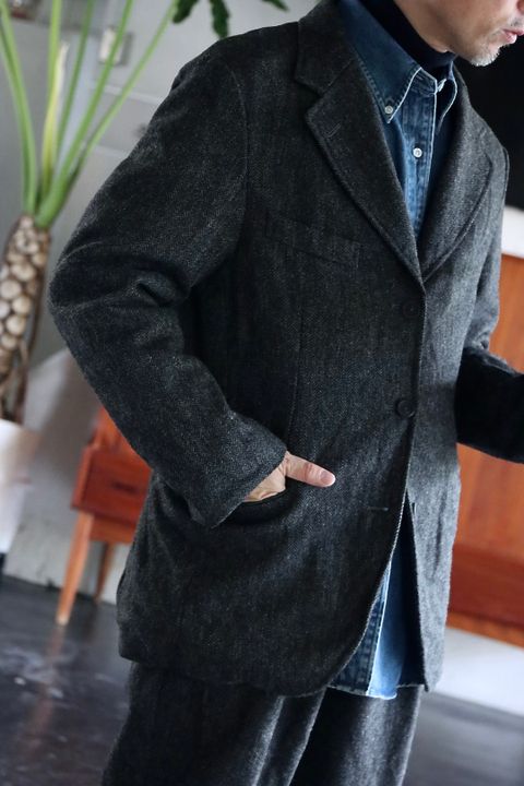 アプレッセ22FW Tweed Tailored Jacket"CHARCOAL"スタイル