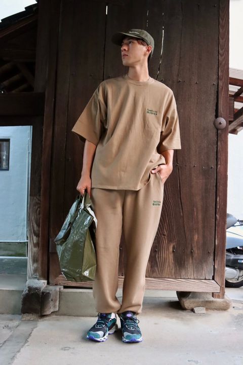 FreshService フレッシュサービス 23AW VIBTEX for FreshService “S/S CREW NECK TEE”スタイル