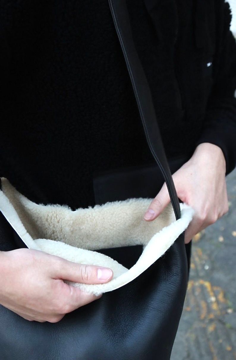 ヨーク22AW REVERSIBLE MOUTON BAG(YK22AW0400A)BLACK