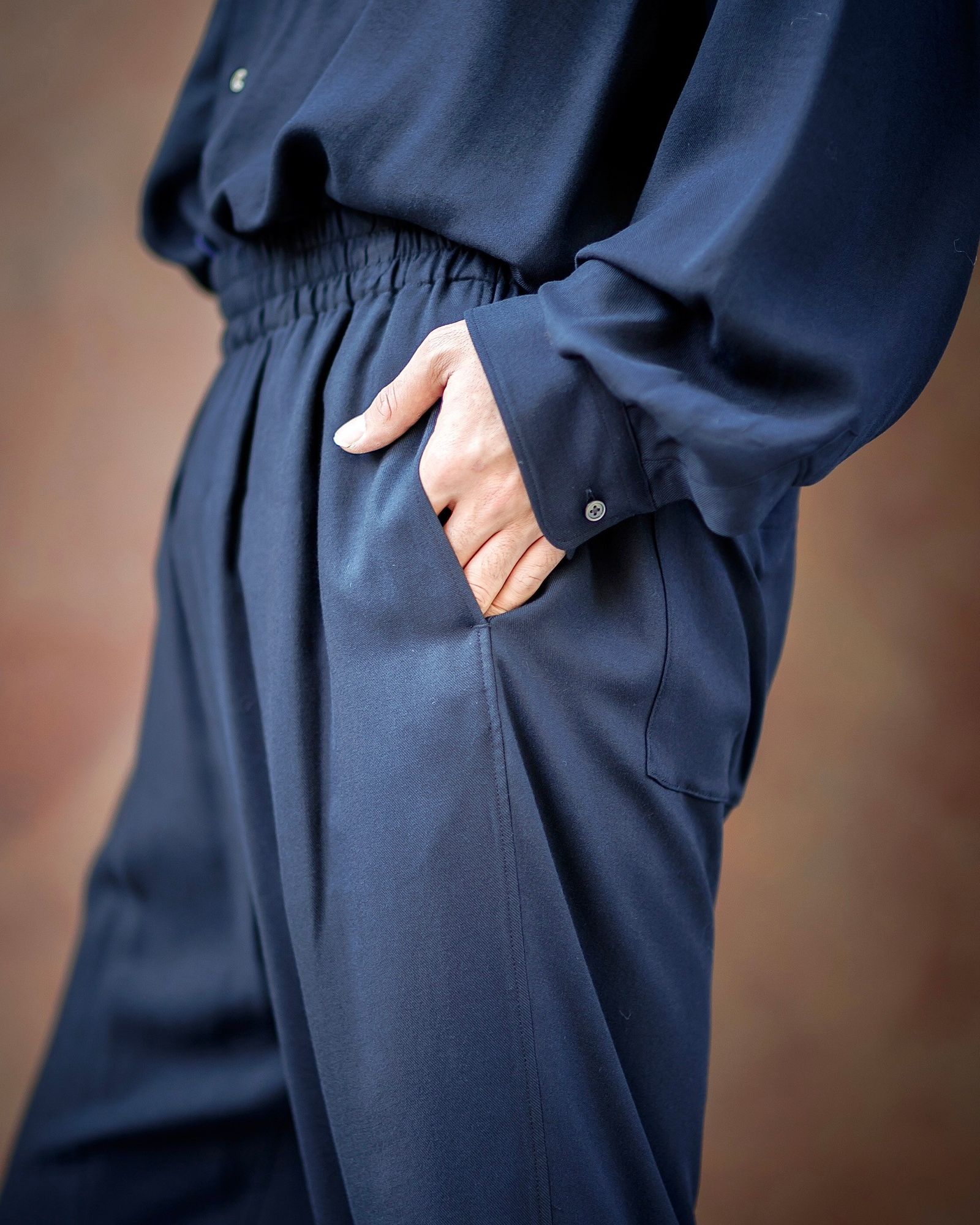 グラフペーパー SIDOGRAS Twill Viscose  Sleeping Easy Pants (GM244-40013B)NAVY