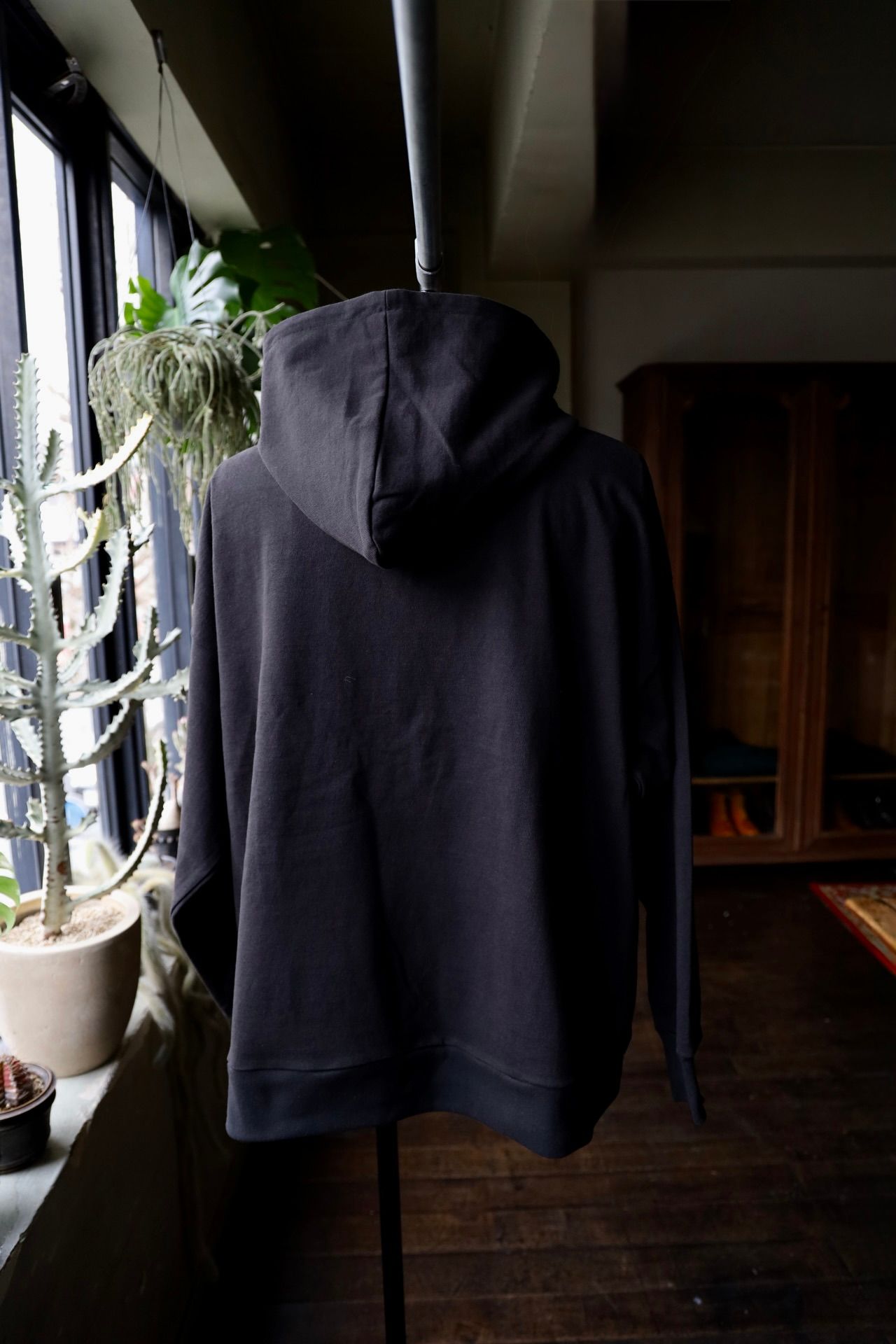 CHALES PHOTO PARKA A | TALKING ABOUT THE ABSTRACTION