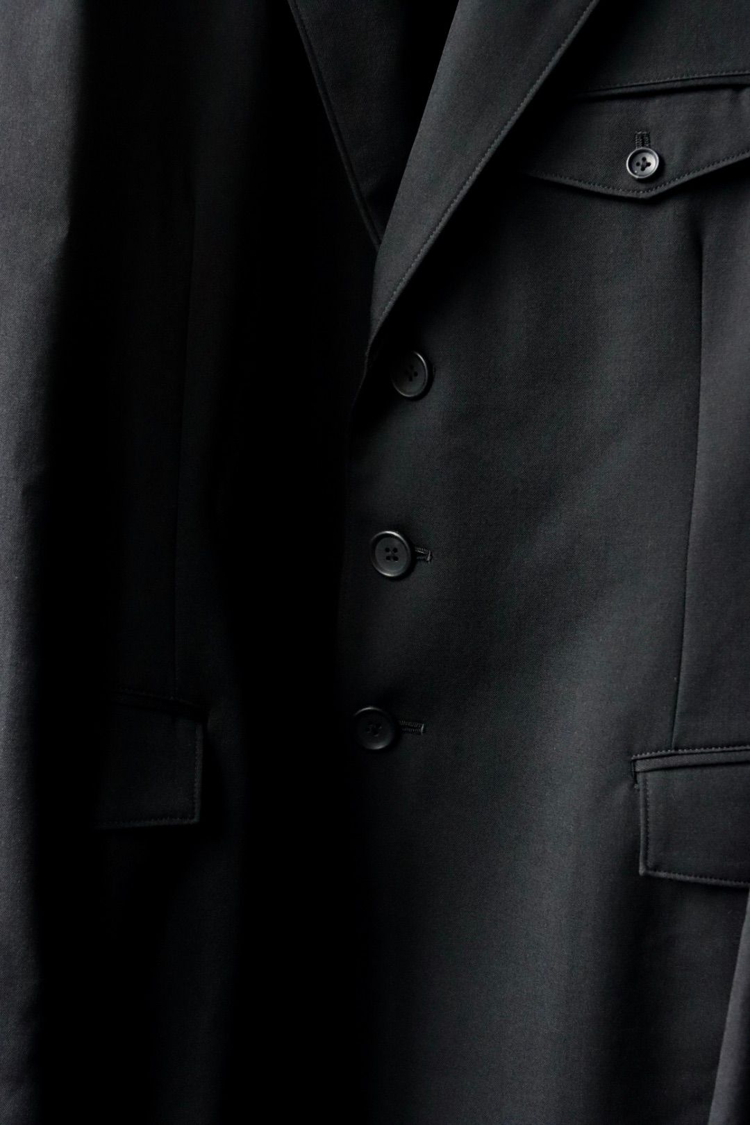 ヨウジヤマモト23AW DOUBLE LEFT PANEL 3-BUTTON JACKET(HJ-J27-100)