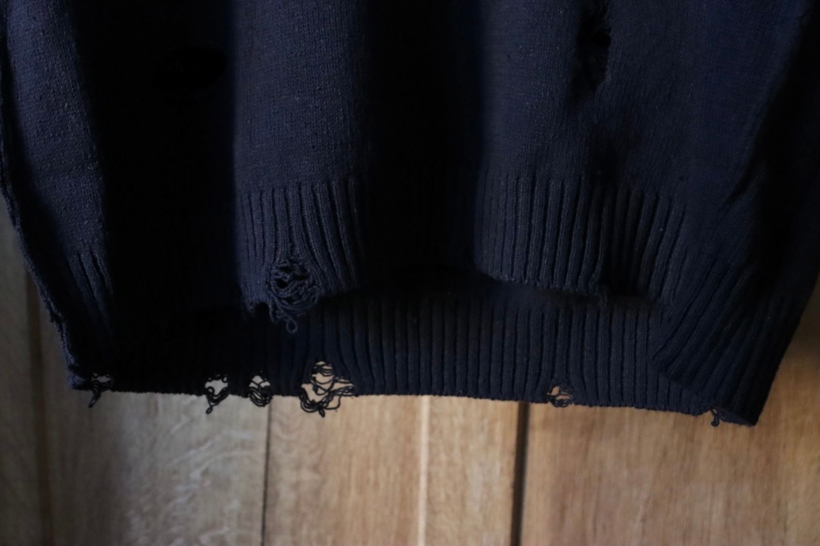 ヨウジヤマモト24SS 7G1P HOLE DESIGN DAMAGED V-NECK VEST(HS-K15-094-2)BLACK