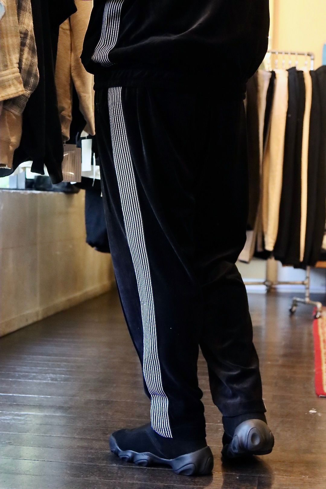 S.F.C 新作VELOUR TRACK JACKET