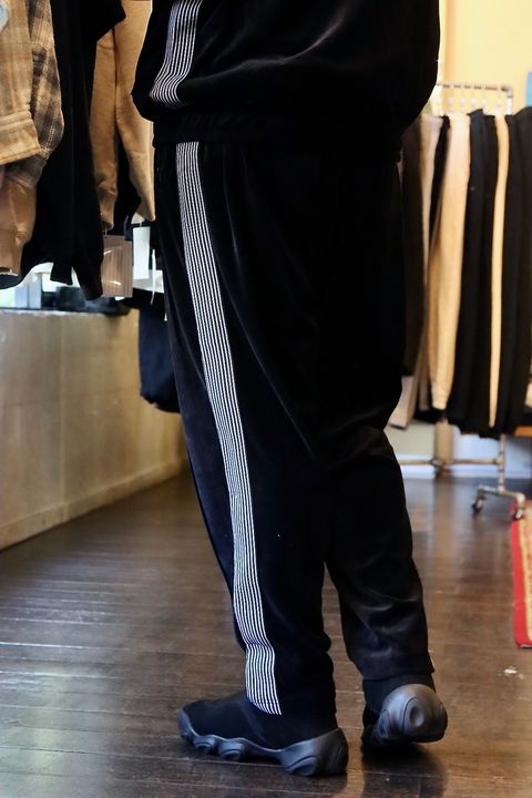 S.F.C 新作VELOUR TRACK JACKET"BLACK"スタイル