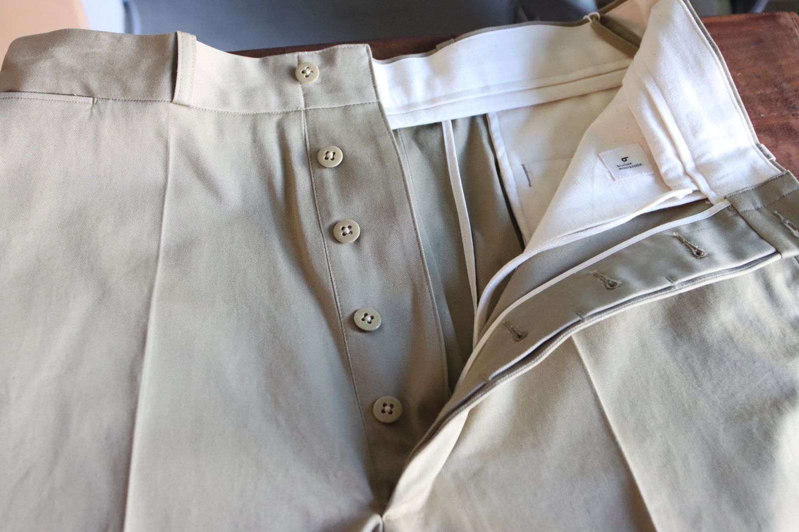ブラームスルーツストック 25FW 2046D Chino Pants(bROOTS24F20F25)DustyBeige