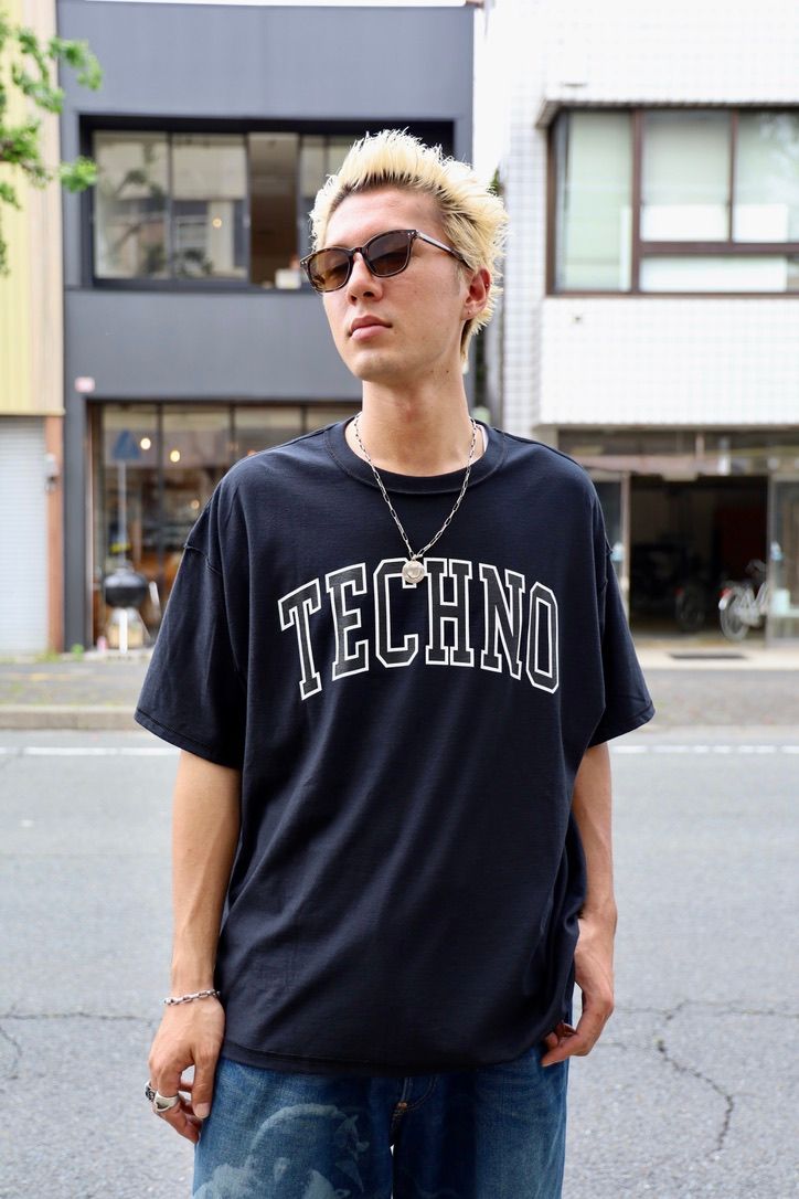 IS-NESS MUSIC TECHNO T-SHIRT MARK スタイル!