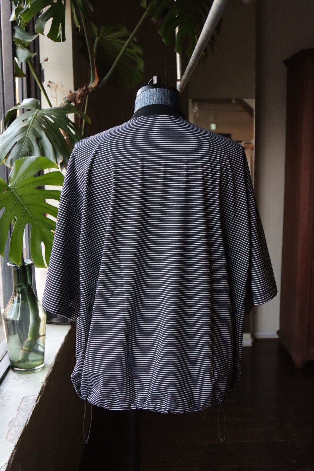 イズネス24SS BALLOON BORDER SHORT SLEEVE T-SHIRT(31SSSH05-3)BLACK×WHITE BORDER
