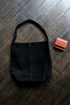 Morphee / モルフェトートバッグ CYLINDER M(CYM-BLK-1)OIL SUEDE BLACK