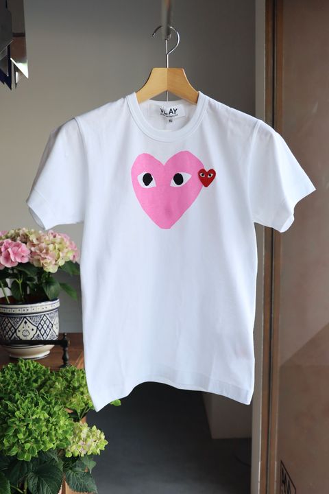PLAYプレイコムデギャルソン RED EMBLEM Tシャツ(PINK)