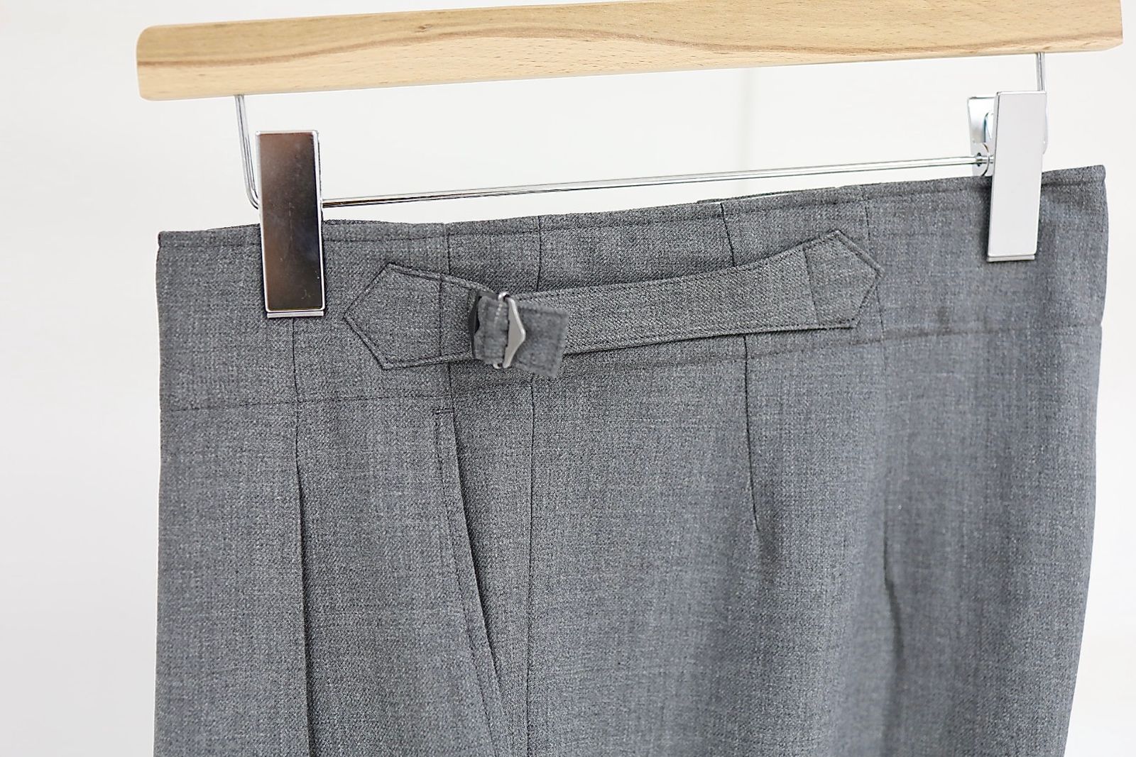marka マーカ 26SS TWO TUCK MILITARY TROUSERS -RECYCLED POLYESTER NON-MULESED WOOL GABARDINE-(M26A06PT01C)GRAY☆新作発売！
