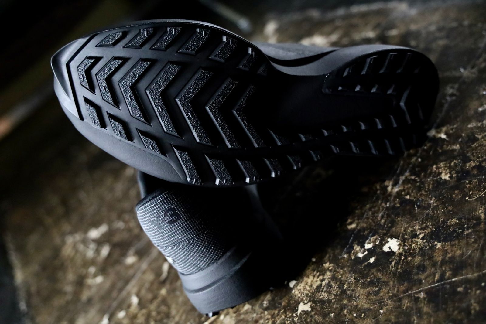 ワイスリー  Y-3 EVO SL ATR GTX Trainers(KI7881)BLACK☆新作発売！