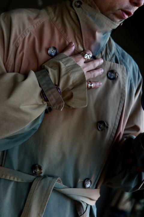 YOKE 23SS SPRAY PRINTED TRENCH COATスタイル