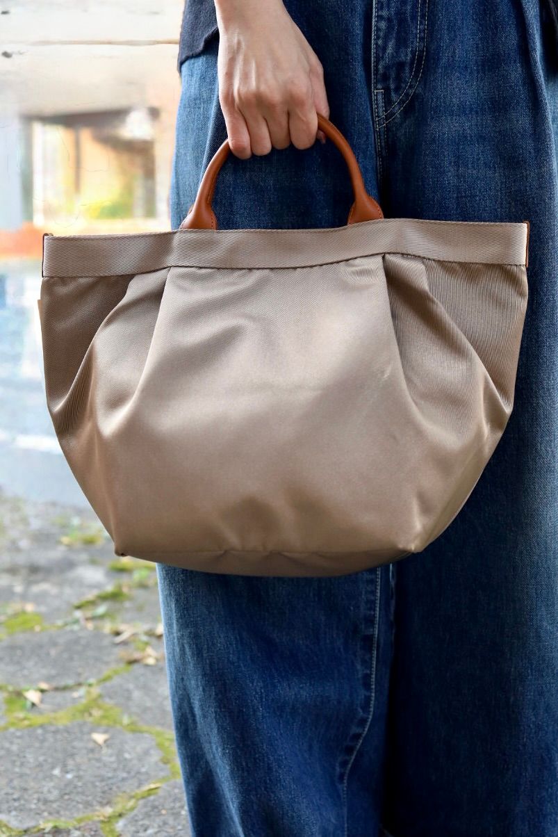 エンダースキーマ バッグ 2tuck tote M(yv-b-2tm)beige/brown