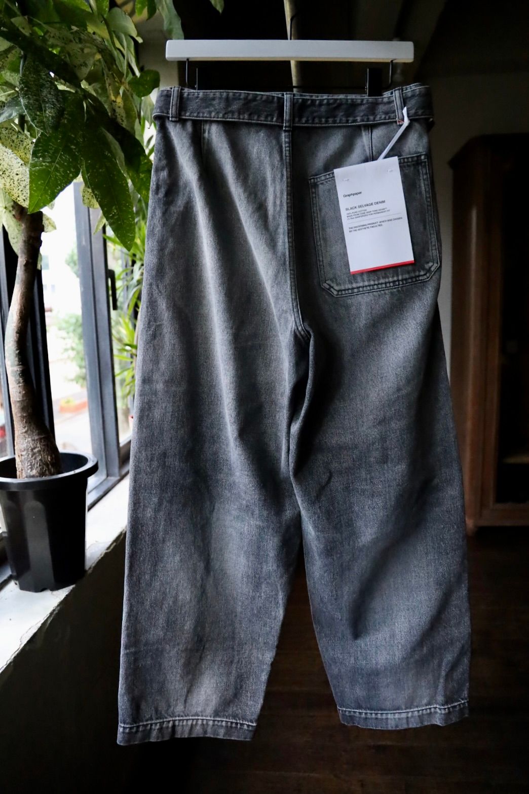 グラフペーパー25AW Selvage Denim Belted Pants(GU253-40064LB)BLACK_LIGHT FADE