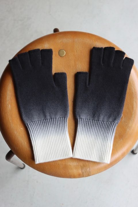 グラフペーパー 25AW Gradient Dyed Wool Knit Fingerless Gloves(GU253-90493)BLACK☆9月27日(土)発売！